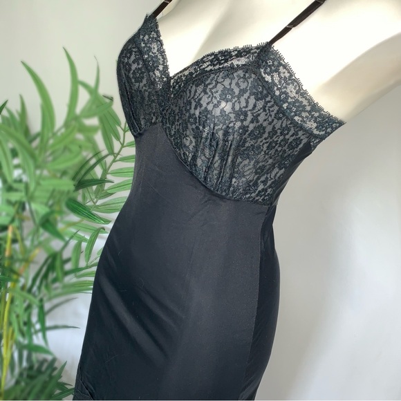 v i n t a g e :: Van Raalte 60s Floral Lace Nylon Slip Dress Mesh - Picture 2 of 15